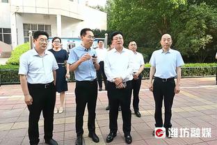 百步穿杨丨远藤保仁将球踢进行驶中的大巴的车窗